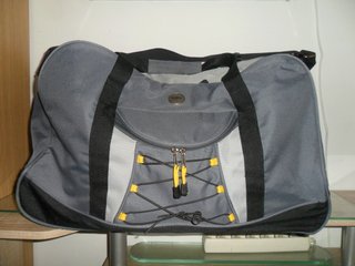 BOLSO DE VIAJE NUEVO CON 2 RUEDAS FOLLEY POR 15 €