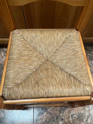 Sillas de madera con asiento de tela