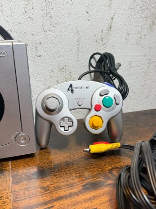 Console GAMECUBE RESIDENT EVIL 4 LIMITED EDITION