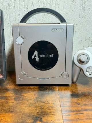 Console GAMECUBE RESIDENT EVIL 4 LIMITED EDITION