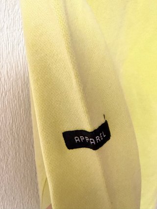 Camiseta amarilla Bershka manga larga