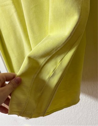 Camiseta amarilla Bershka manga larga