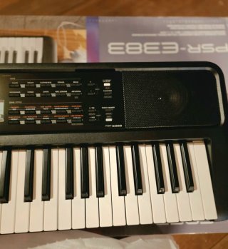 Teclado Yamaha PSR-E383 Nuevo