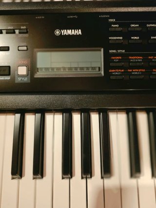 Teclado Yamaha PSR-E383 Nuevo