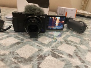 Sony ZV-1 Cámara Vlog + Accesorios