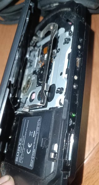 PSP 1004 + Caricabatterie + Custodia + Scheda