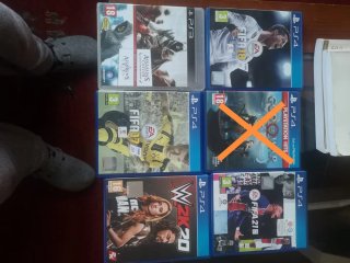 4 Giochi PS4 + 1 PS3 con scatole (+ FIFA 15 senza scatola)