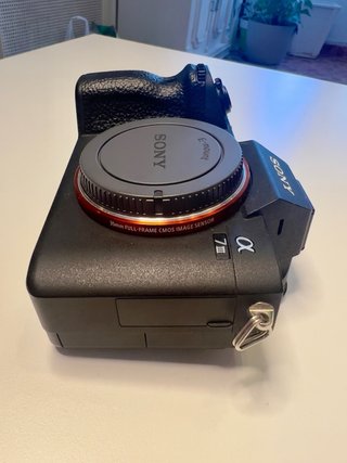 Sony Alpha 7 III (α7 III) – Solo cuerpo
