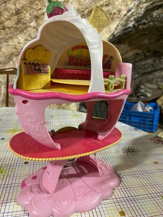 Muebles y Casita de juguete