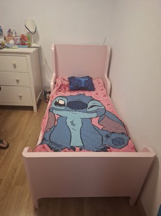 Cama infantil rosa Ikea