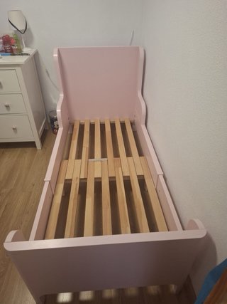 Cama infantil rosa Ikea