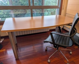 Mesa escritorio curva haya 160 cm con soporte PC