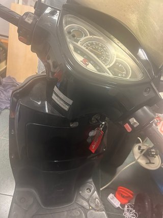Kymco Peoples 125 Scooter Negra SOLO PARA PIEZAS