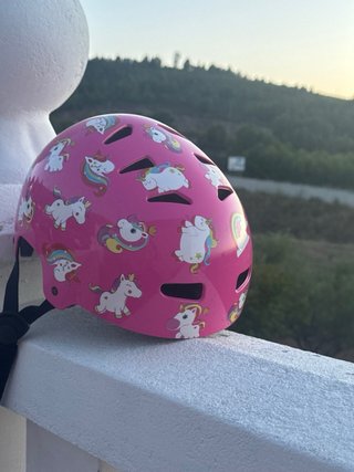 Casco infantil rosa unicornios