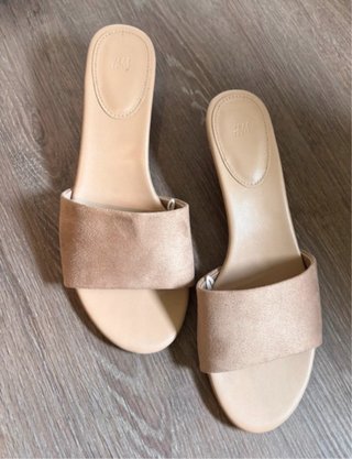 Sandalias H&M tacón bajo beige