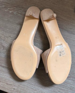 Sandalias H&M tacón bajo beige