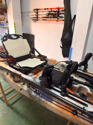 Kayak de pedales Alboran FX2 con motor 3Li 2CV