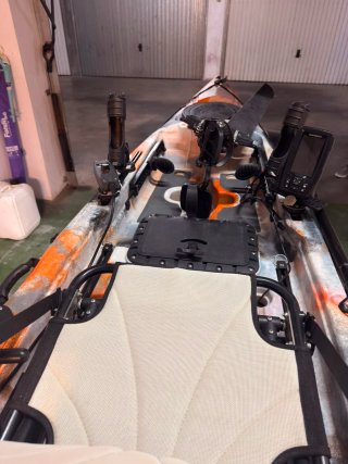 Kayak de pedales Alboran FX2 con motor 3Li 2CV