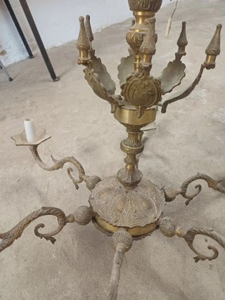 Lámpara de bronce antigua