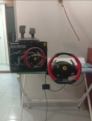 Xbox One+Kinect+giochi+volante e pedaliera Ferrari