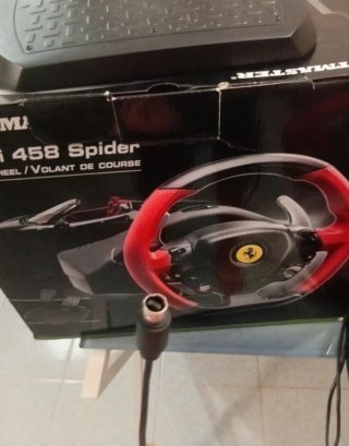 Xbox One+Kinect+giochi+volante e pedaliera Ferrari