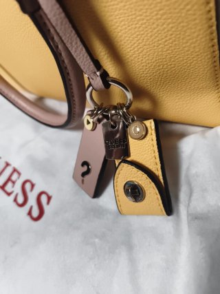 Bolso Guess Amarillo