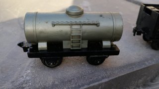 2 Vagones de tren cisterna y carga