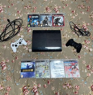 Playstation 3 + 2 mandos + 7 juegos