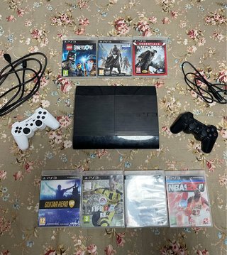 Playstation 3 + 2 mandos + 7 juegos
