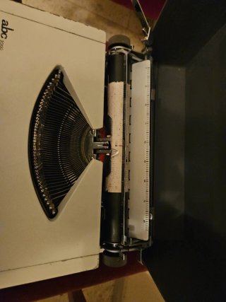 Máquina de escribir antigua portátil