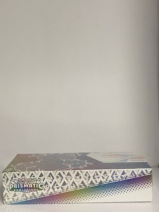 Colección Pokémon Prismatic Evolutions
