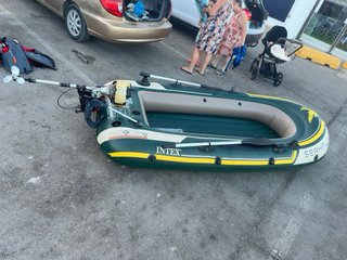 Barca hinchable Intex con motor