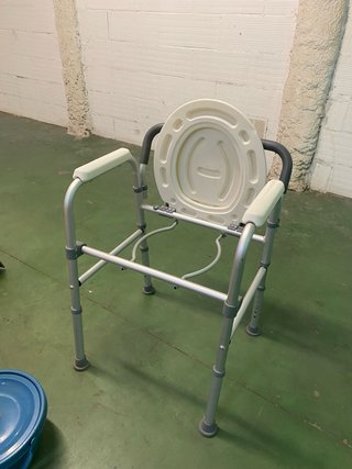 Silla WC plegable
