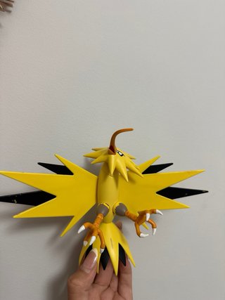 Figura Pokémon Zapdos Nintendo