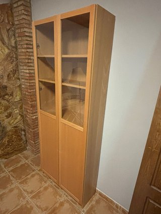 Estantería IKEA madera y cristal
