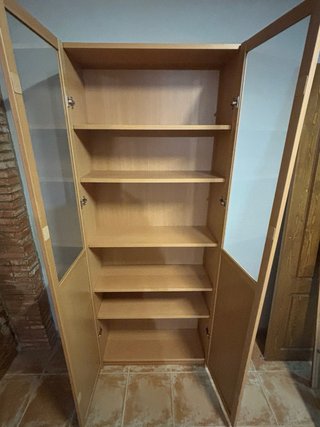 Estantería IKEA madera y cristal