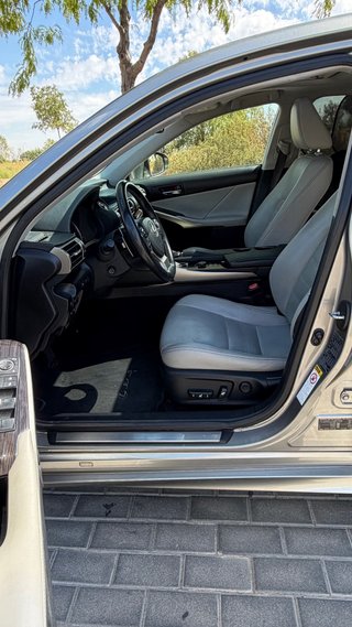 Lexus IS 300h 2014
