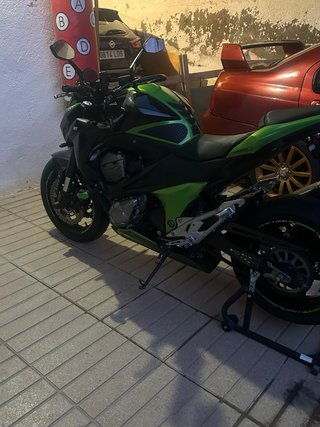 Kawasaki Z800 Negra y Verde