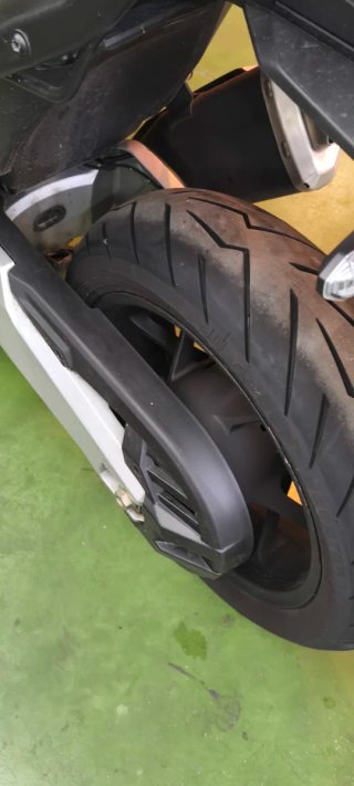 Honda Forza 750 Gris Plata