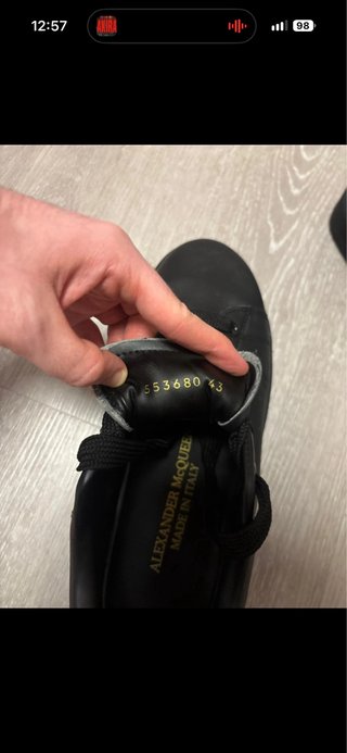Alexander McQueen Oversized Sneakers Negras