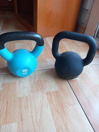 4 Mancuernas. 2 de 10kg y 2 de 8kg