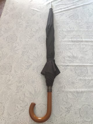 Paraguas M&P negro de hombre, mango de madera