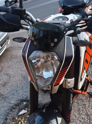 KTM Duke 125 Naked Negra/Naranja