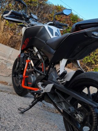 KTM Duke 125 Naked Negra/Naranja