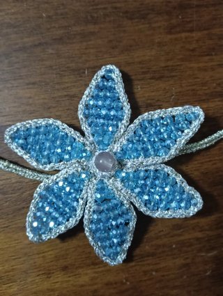 Collana fiore azzurro e oro