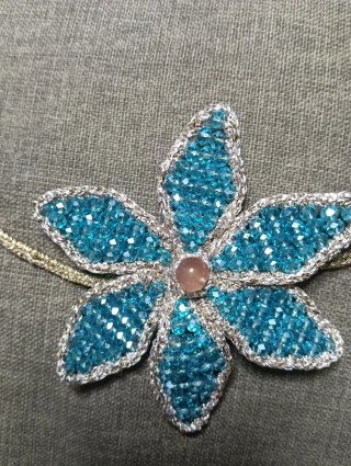 Collana fiore azzurro e oro