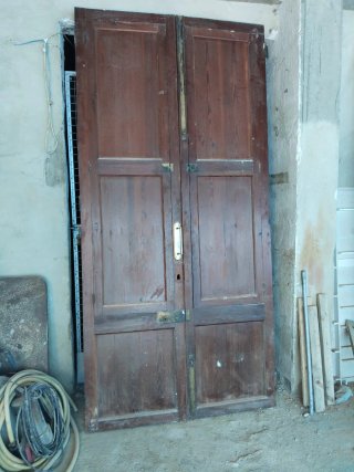 Puerta doble antigua + 2 ventanas madera norte