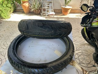 Neumáticos Bridgestone Delantero y Trasero
