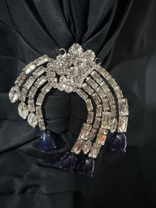 Top Zara palabra de honor negro con pedrería