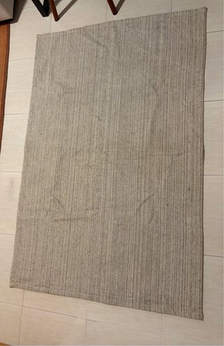 Alfombra de yute con rayas beige y negro